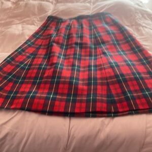 1960’s Pendleton skirt size 4 , perfect condition. Red plaid